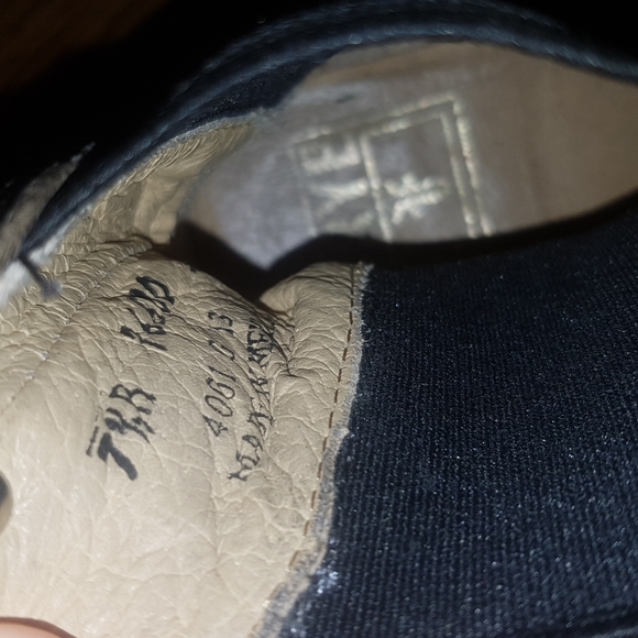 Frye Carson chelsea boots - Picture 10 of 10